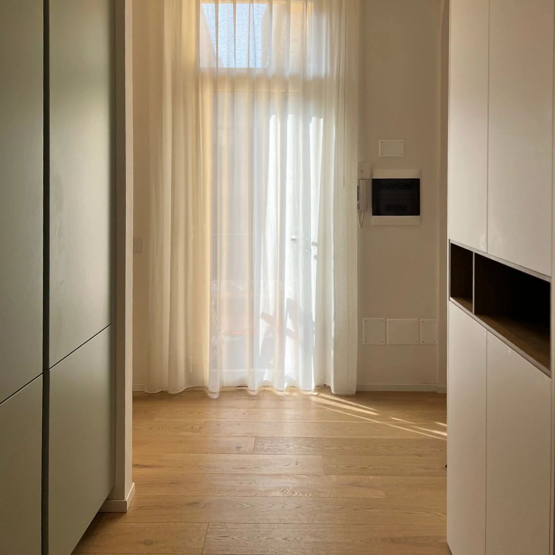 Casa con pavimento in legno